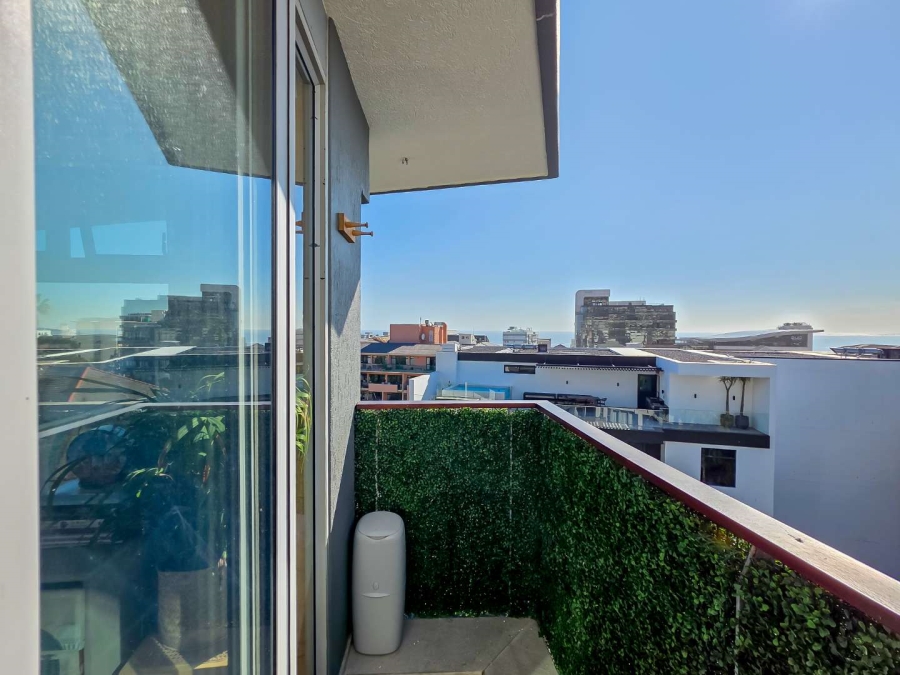3 Bedroom Property for Sale in Sea Point Western Cape
